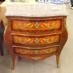 398 1393 CHEST OF DRAWERS
